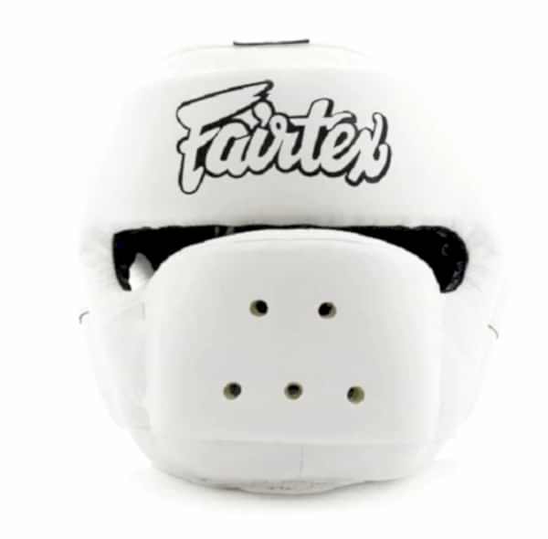 Шлем для бокса с полной защитой лица